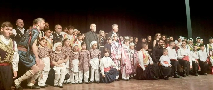 &#8216;Beyarmudu Belediyesi Halk Dansları Topluluğu 10'uncu Yıl Şöleni' başladı