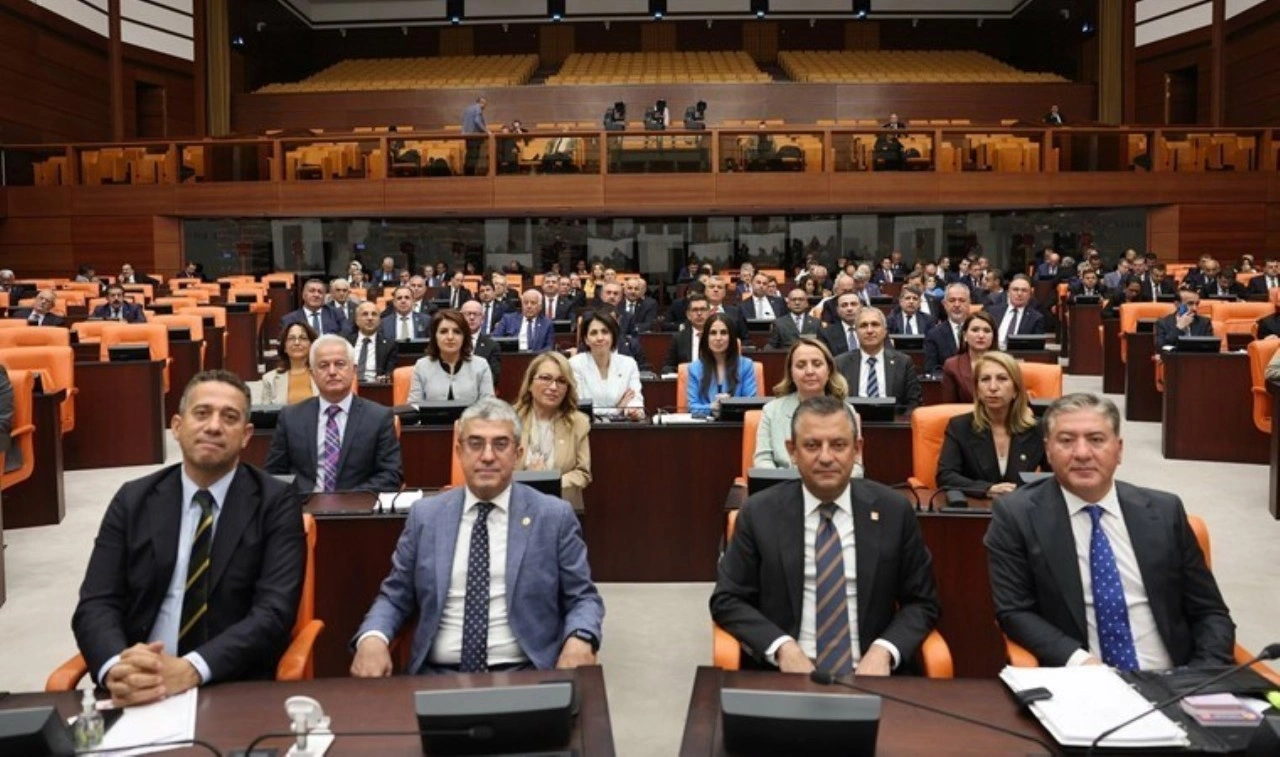 CHP MYK İstanbul'da olağanüstü toplanacak