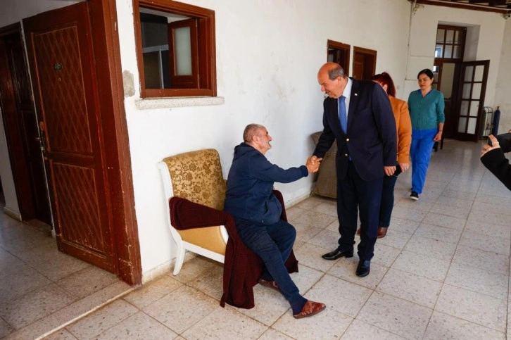 Cumhurbaşkanı Ersin Tatar, Lapta Huzurevi’ni ziyaret etti