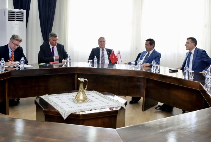 Dışişleri Bakanı Ertuğruloğlu, Büyükelçi Özügergin ve heyetini kabul etti