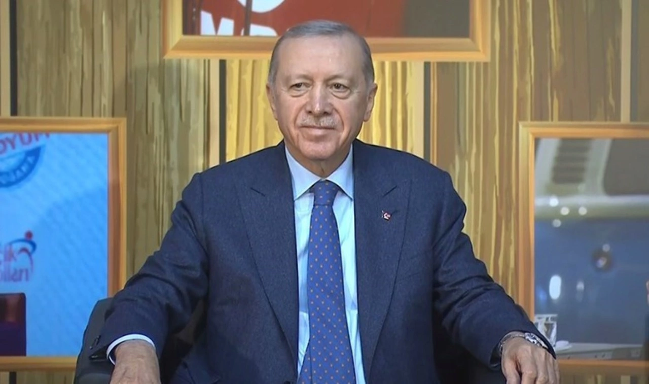 Erdoğan dönmek isteyen gençler için şartını açıkladı: 'Yurt dışına gidenler dönmenin yolunu arı