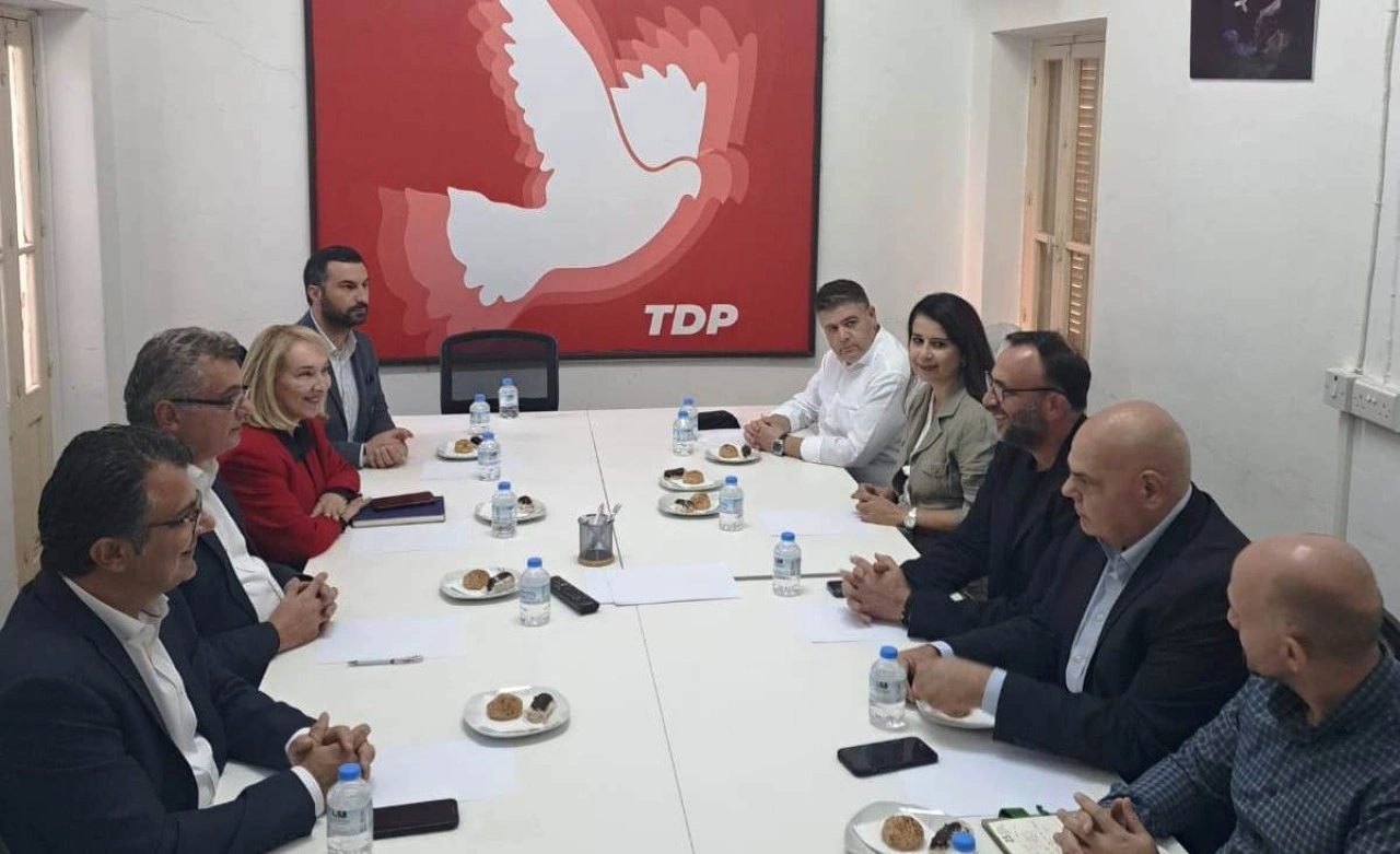 Erhürman başkanlığındaki CTP heyeti TDP’yi ziyaret etti