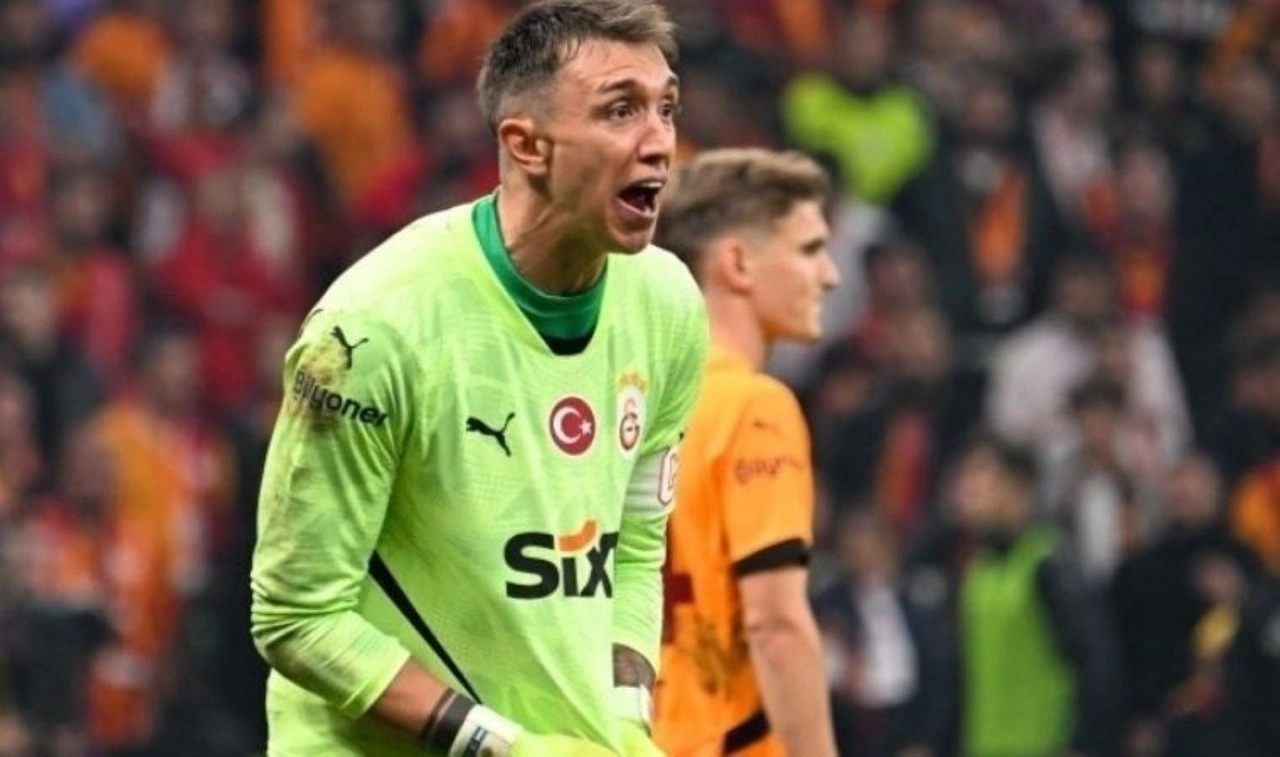 Fernando Muslera, Bülent Korkmaz'ı yakaladı!