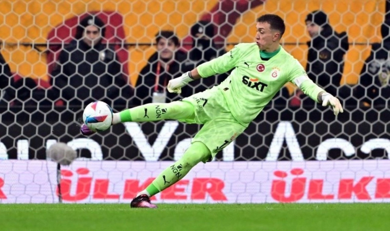 Fernando Muslera'dan derbi açıklaması: 'İnşallah ligi erkenden bitirebiliriz'