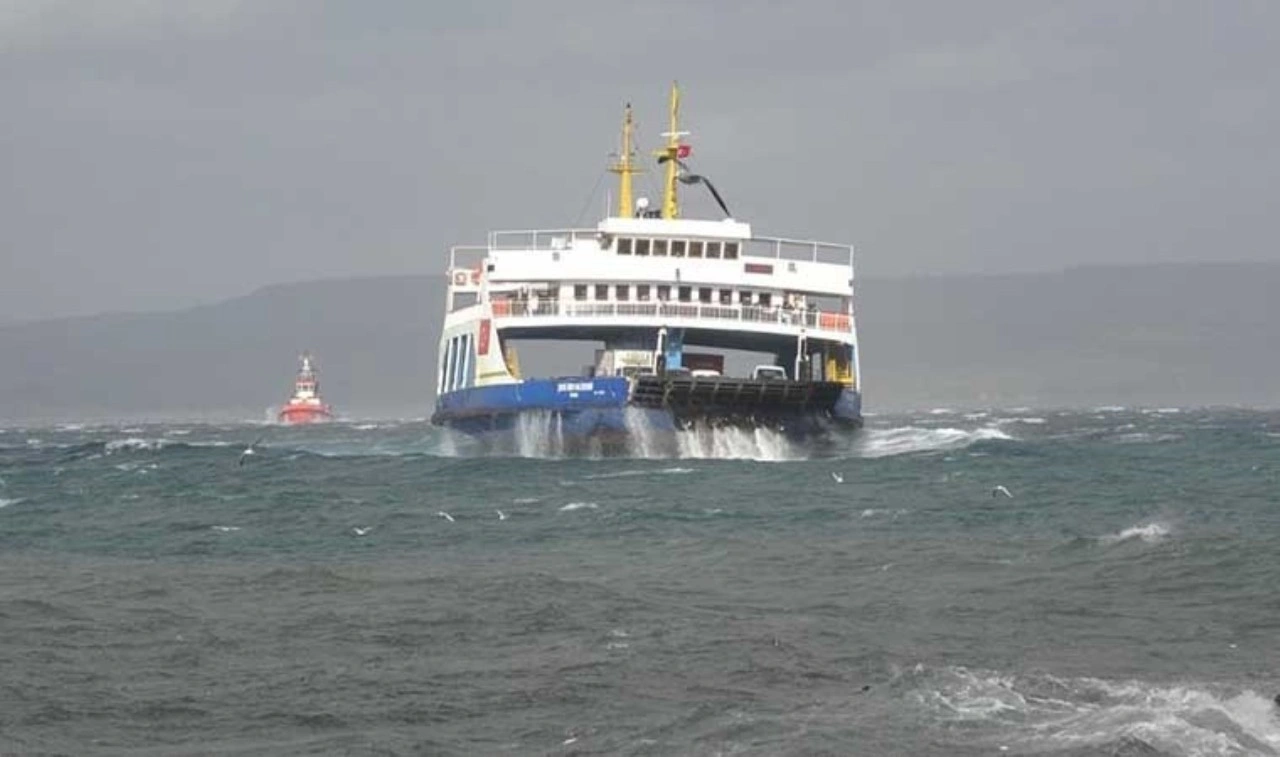 Fırtına tehlikesi: Bazı feribot seferleri iptal edildi