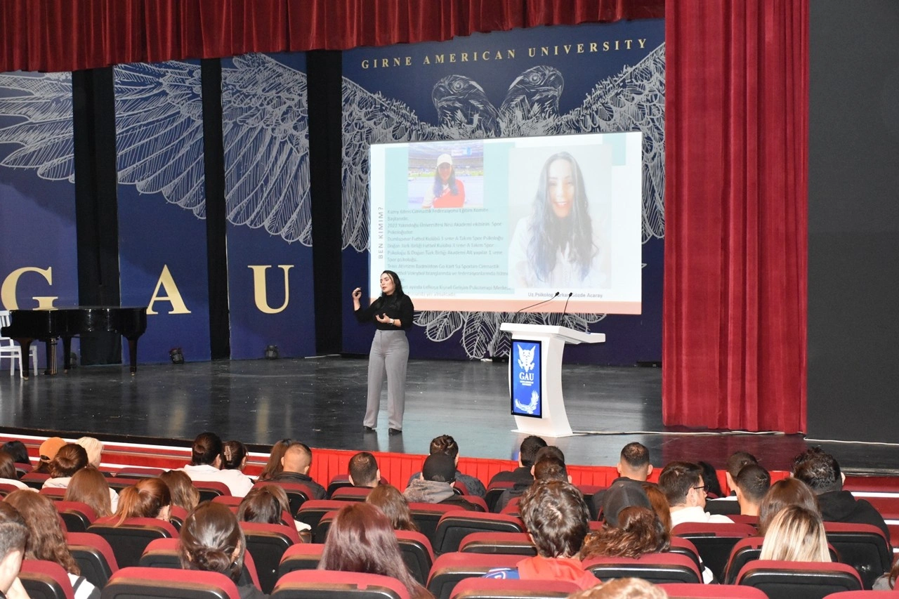 GAÜ’de “Spor Psikolojisi” konulu konferans düzenlendi