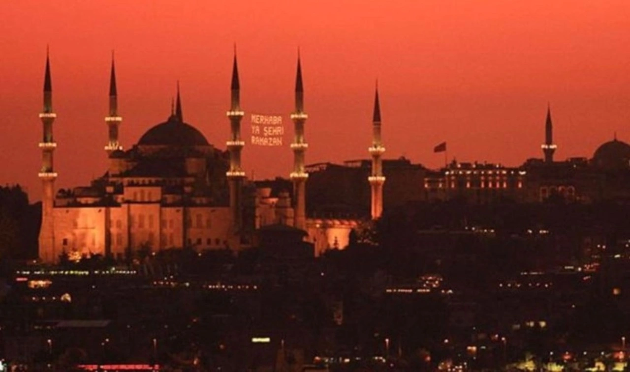 İftar ne zaman? 1 Mart 2025 Ramazan İmsakiyesi: İstanbul Ankara İzmir itar ve sahur saatleri....