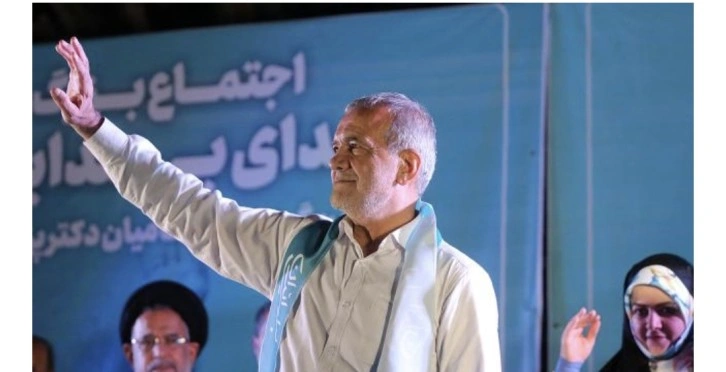 İran'da seçimi Pezeşkiyan kazandı