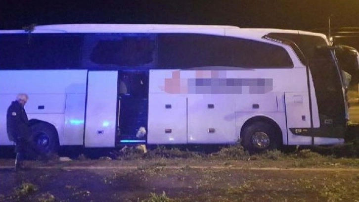 Kayseri'de yolcu otobüsü direğe çarptı: 15 yaralı