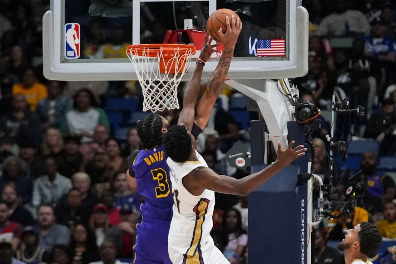 Lakers, Davis’le kazandı: 104-98