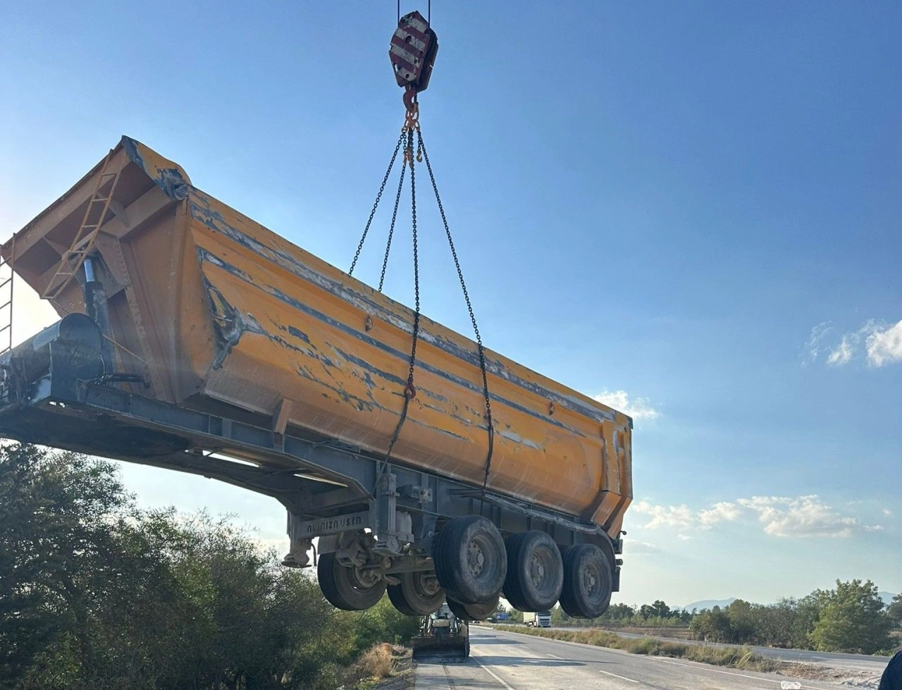 Lefkoşa Gazimağusa anayolu trafiğe tekrar açıldı… Kazada 1 kişi yaralandı