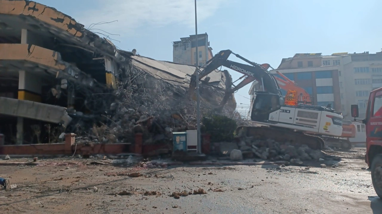 Malatya’ya yıllardır hizmet veren o otopark yıkılıyor