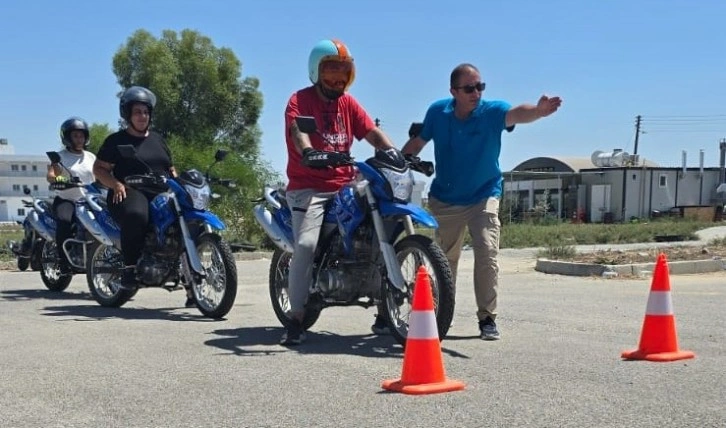 Motosiklet sürüş eğitmen adayları kurslara devam ediyor