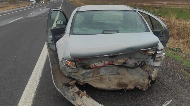 Şanlıurfa'da otomobiller çarpıştı: 6 yaralı