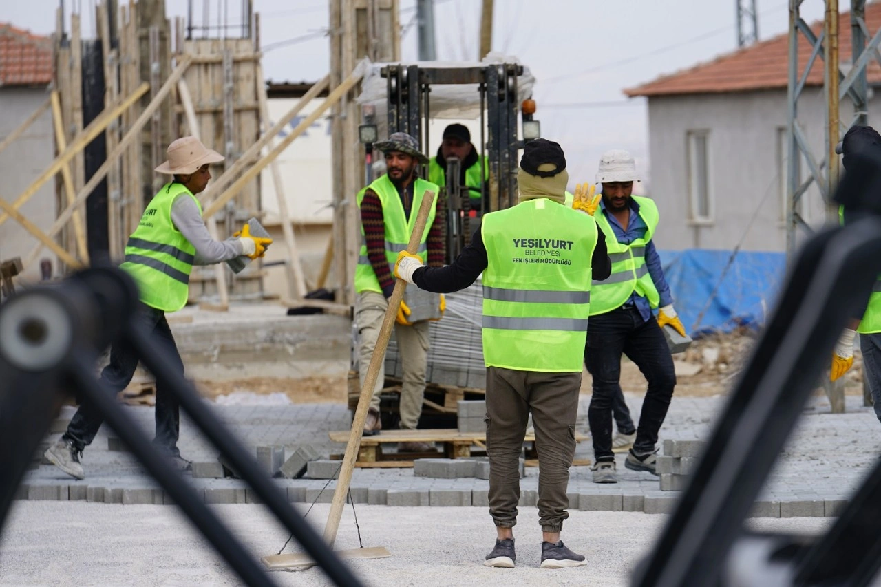 Yeşilyurt Belediyesi, Samanköy’ün Yollarını Baştan Aşağıya Yeniliyor