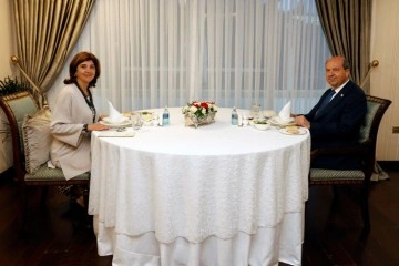 Cumhurbaşkanı Tatar ile BM Temsilcisi Holgiun iftar yemeğinde bir araya geldi