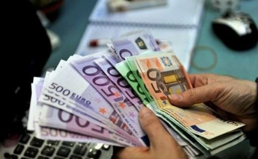 Euro 36,90, sterlin 44,55, dolar ise 35,40 liradan işlem görüyor