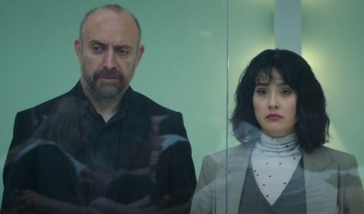 Halit Ergenç ve Funda Eryiğit başrolde: 'Adsız Aşıklar’ dizisinden ilk fragman!