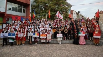 İskele Belediyesi Halk Dansları Topluluğu, Makedonya’da festivale katıldı