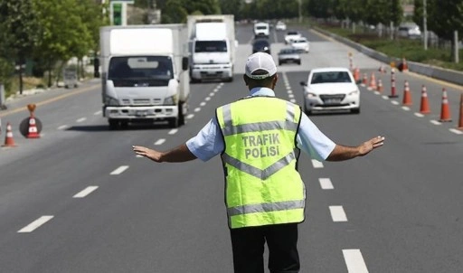 İstanbul'da yarın trafiğe çıkacaklar dikkat: Pazar günü bu yollar kapalı!