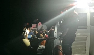 İzmir açıklarında 86 kaçak göçmen yakalandı