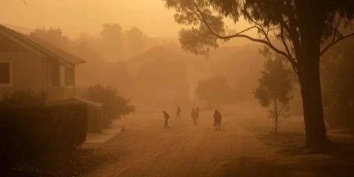 Limasol'da kuvvetli rüzgar hasara yol açtı, tozlu hava kentleri turuncuya boyadı…