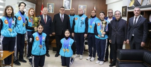 Maliye Bakanı Berova, KKTC Tekvando Milli Takımı sporcuları ve teknik heyeti kabul etti