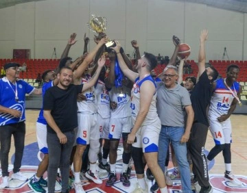 Musmer UniLeague'de ṣampiyon Bahçeşehir Kıbrıs Üniversitesi oldu