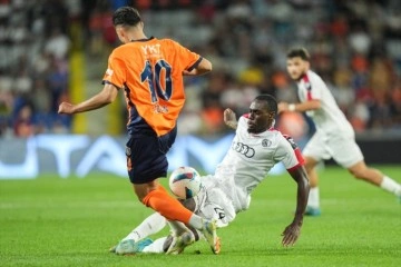 Trabzonspor elendi; Başakşehir, Konferans play off turunda