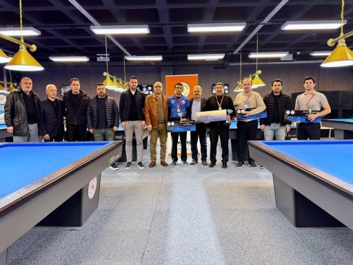 Yeşilyurt Belediyesi 3 Bant Bilardo Turnuvasında Dereceye Girenler Ödüllendirildi